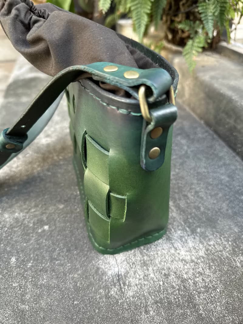Sienna手工真皮編織側背包