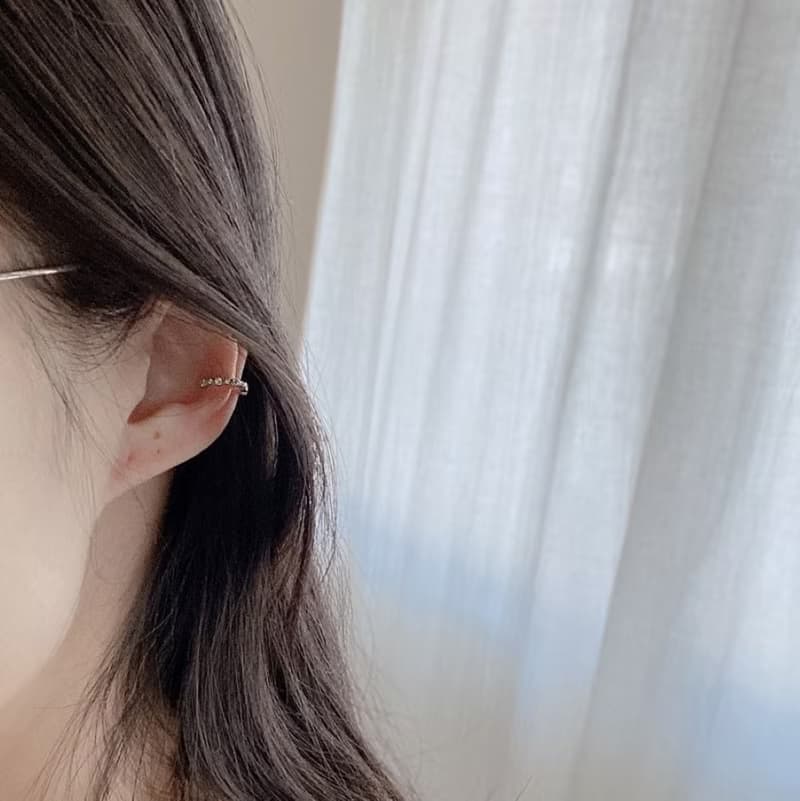│簡約│法式 • 包邊鋯石 • 抗過敏 • 925silver• 純銀耳骨夾