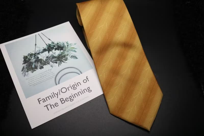 黃色真絲細條交錯領帶/商務正裝簡約款式