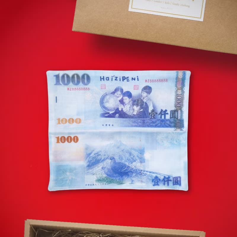 千元鈔滿袋 大富翁鈔票禮盒2件組 長袖連身衣白+鈔票方巾