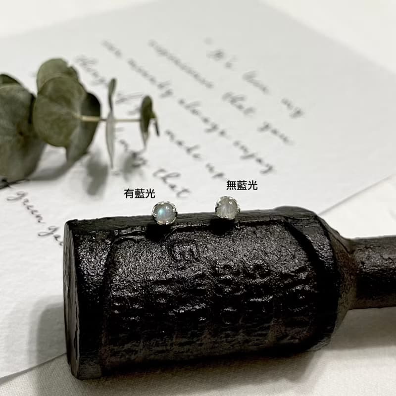 ll 4mm拉長石純銀耳環 ll 925純銀貼耳耳針 ER-00036