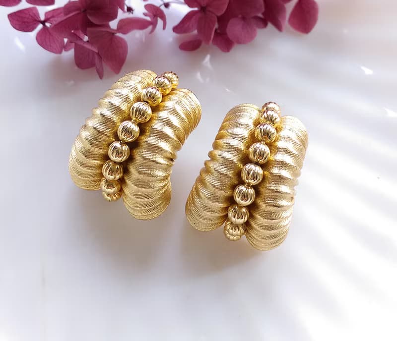 Vintage Jewelry 西洋古董飾品 金色調 細緻啞光彎管 針式耳環