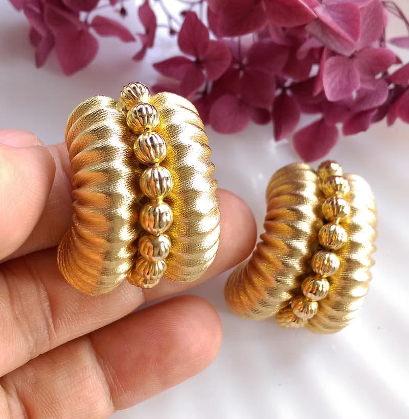 Vintage Jewelry 西洋古董飾品 金色調 細緻啞光彎管 針式耳環