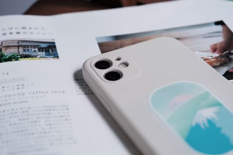 燕麥色 機艙窗外的富士山 防摔手機殼 IPHONE CASE