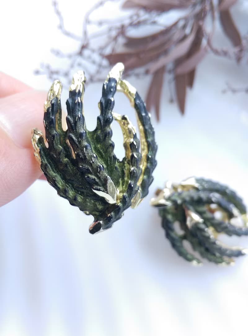 【西洋古董飾品 】針葉 立體 花形爪 個性  夾式耳環