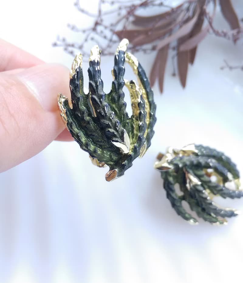 【西洋古董飾品 】針葉 立體 花形爪 個性  夾式耳環