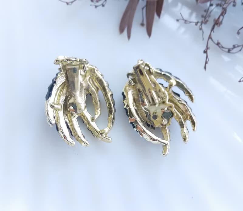 【西洋古董飾品 】針葉 立體 花形爪 個性  夾式耳環