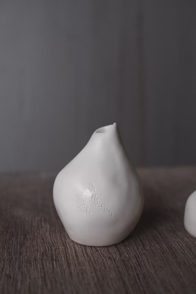 白瓷小花器 / 陶瓷花瓶