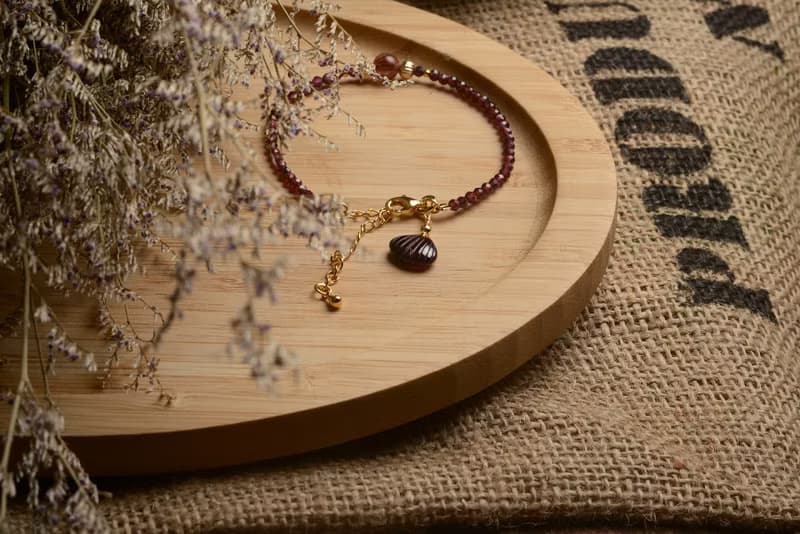 【神山晶礦】清透紅髮晶石榴鑽切貝殼手鍊/石榴石/紅髮晶