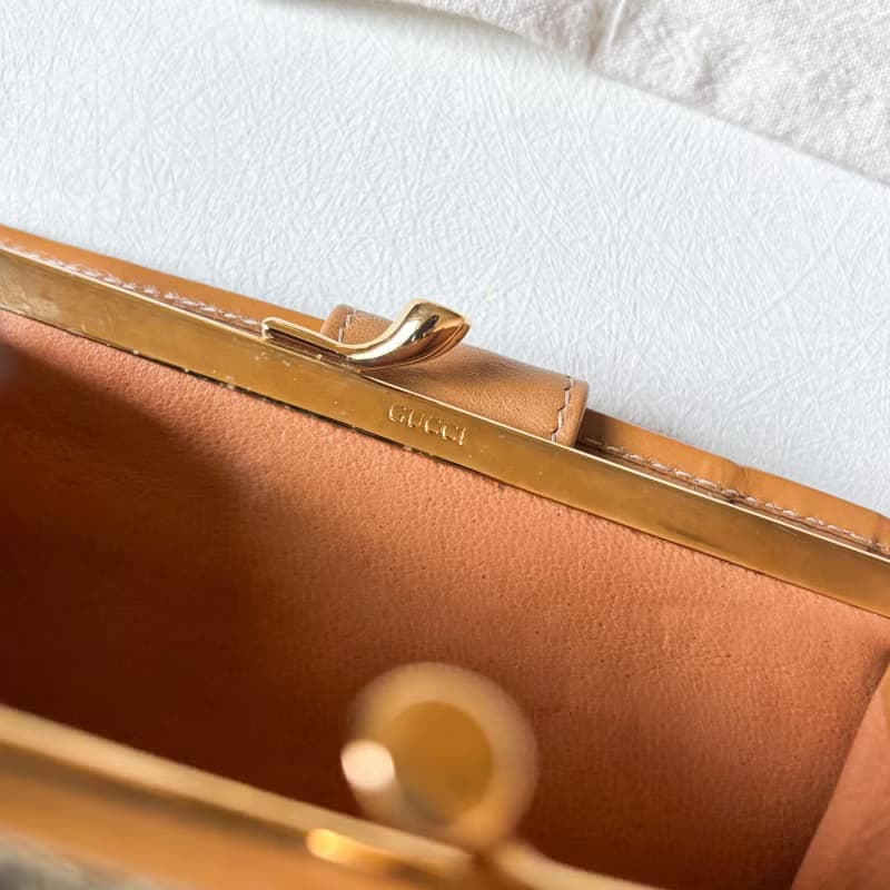 Vintage Gucci 老花帆布口金中夾