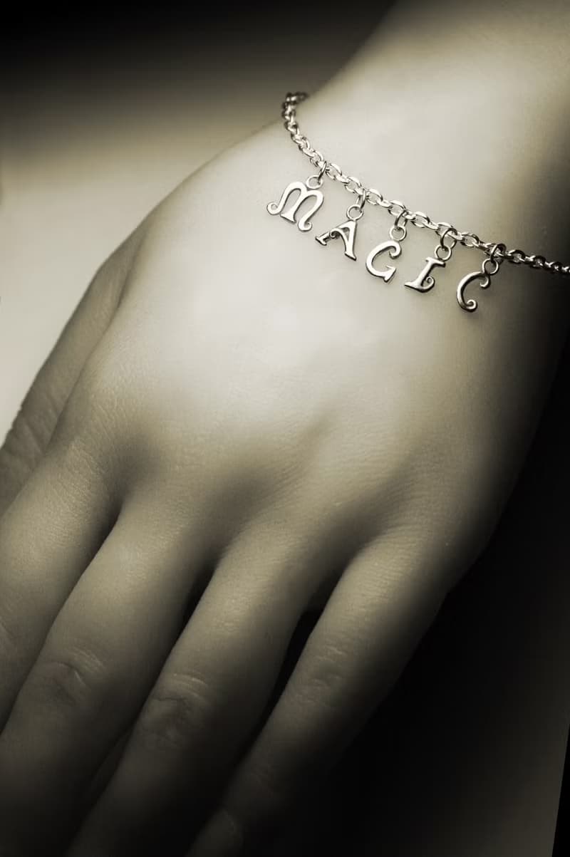 英文字母手工純銀手鍊 (26個字母可挑選自由組合)