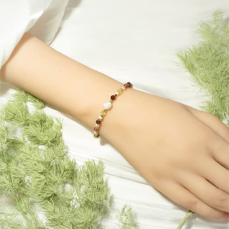 紅色玫瑰花 - 石榴石 粉碧璽 橄欖石 白蝶貝 天然石手鍊