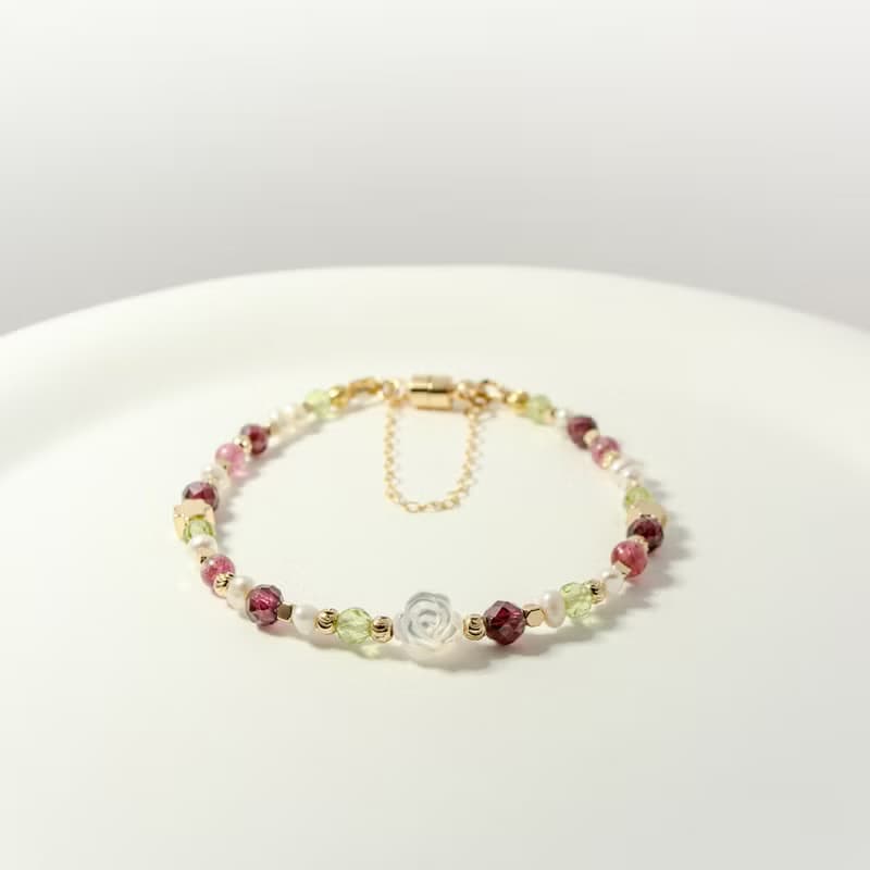 紅色玫瑰花 - 石榴石 粉碧璽 橄欖石 白蝶貝 天然石手鍊