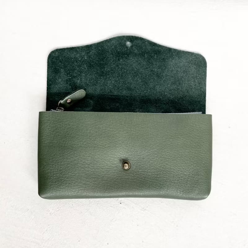 牛シュリンクレザーと牛床ベロアのシンプル長財布【フォレストグリーン】