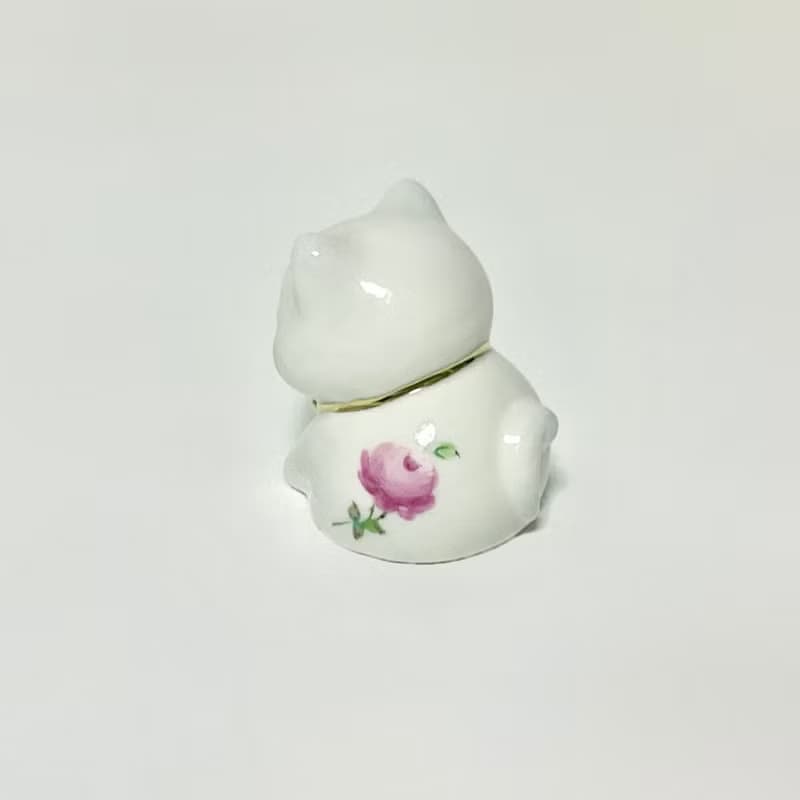 手描きのバラのお辞儀ネコのお辞儀ネコ