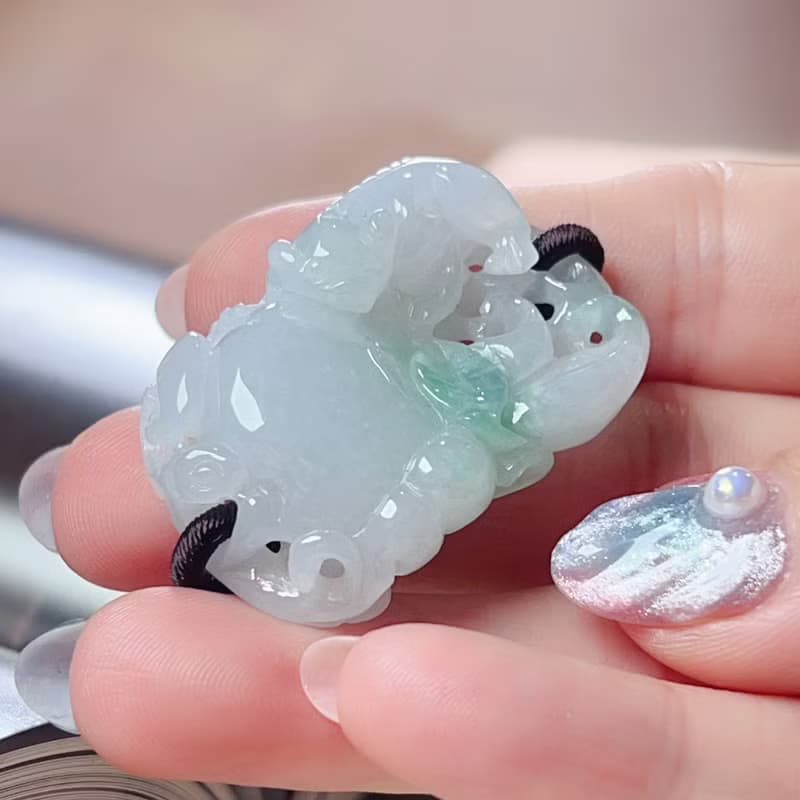 冰飄綠翡翠如意人蔘| 天然緬甸玉翡翠A貨 | 送禮