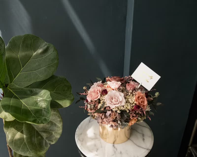 畢業花禮落日楓光秋天紅橘大地色系永生花玫瑰花銅金花盆