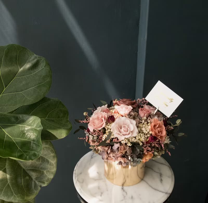 畢業花禮落日楓光秋天紅橘大地色系永生花玫瑰花銅金花盆