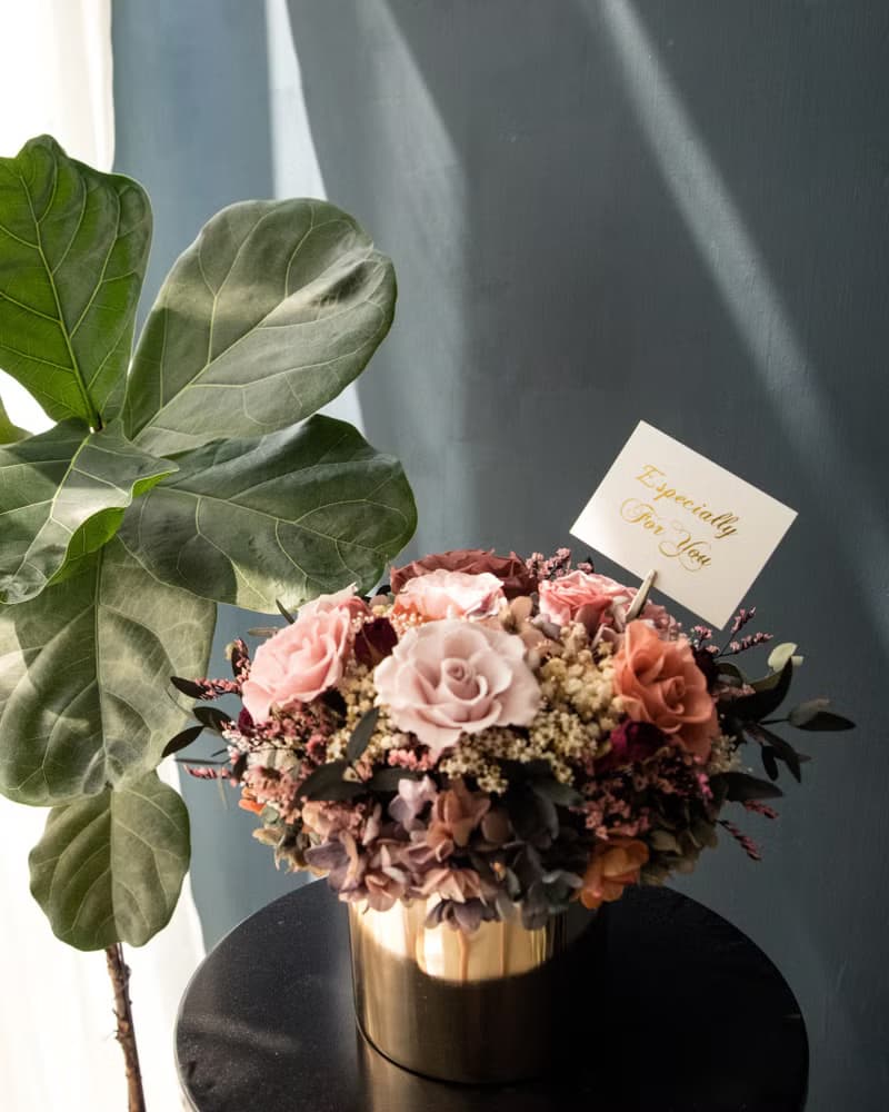 畢業花禮落日楓光秋天紅橘大地色系永生花玫瑰花銅金花盆