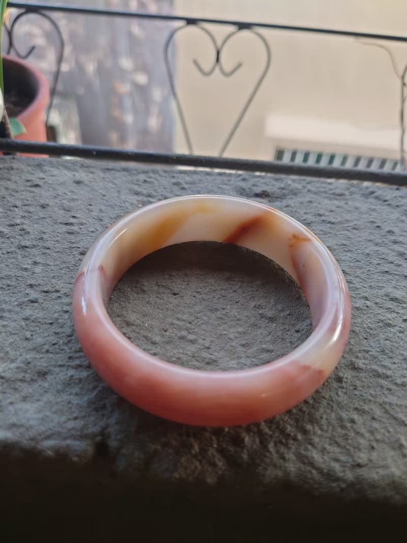 Miss feng天然咖啡橘红戈壁玉手鐲色澤獨特稀少。特