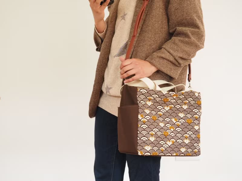 原創手工縫製托特側肩包帆布包 古典和風金扇圖案 多間隔側袋