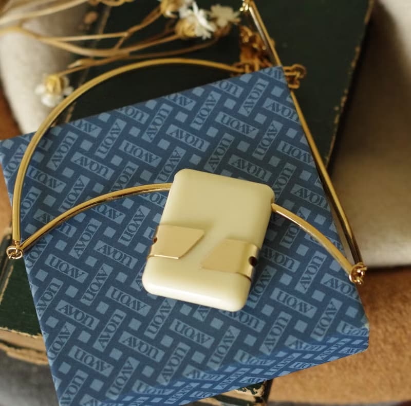 古董金色方形翻轉項鍊 AVON 1976 N715