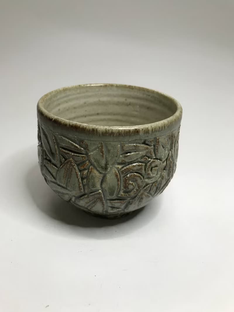 曾永鴻  灰釉刻花杯