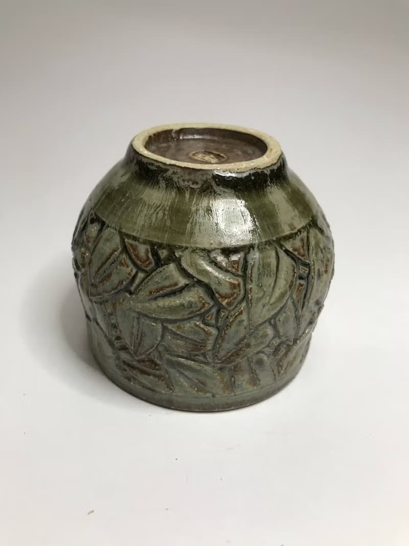 曾永鴻  灰釉刻花杯