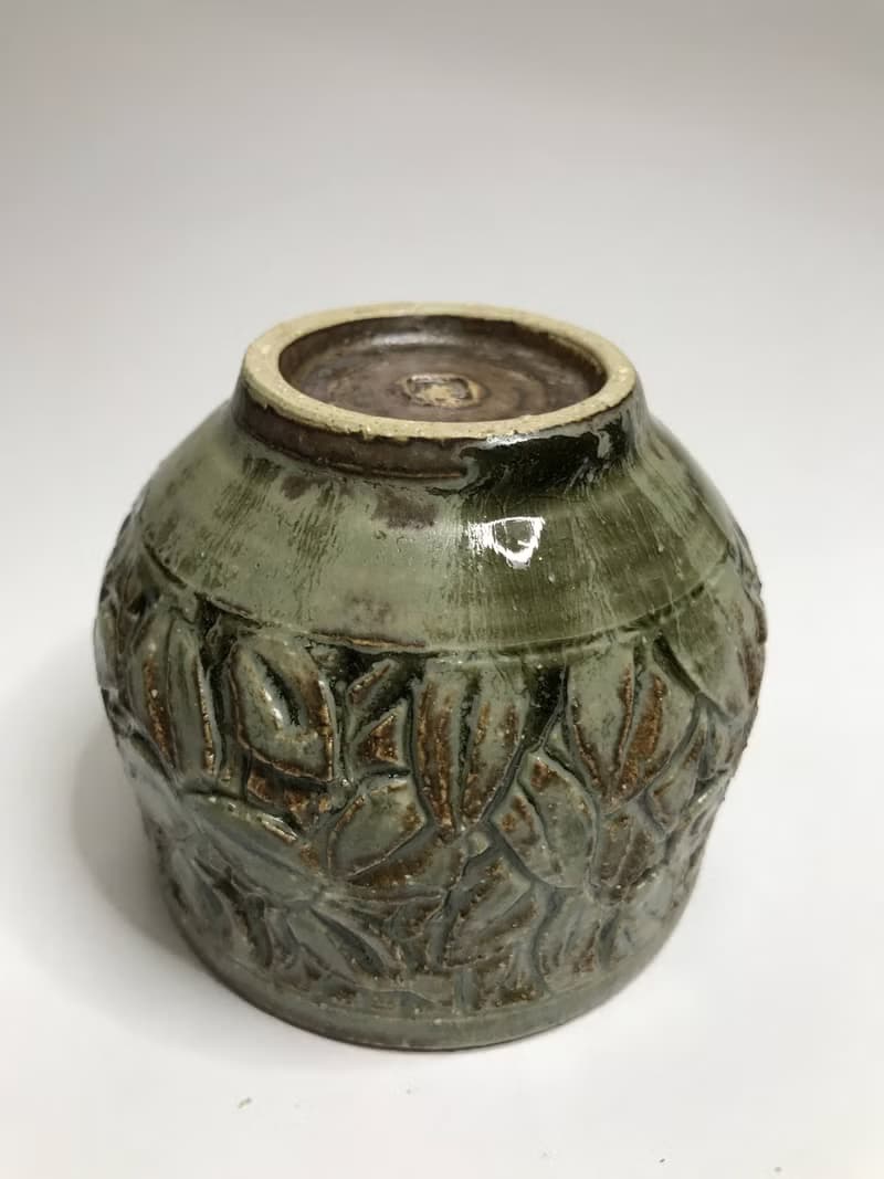 曾永鴻  灰釉刻花杯