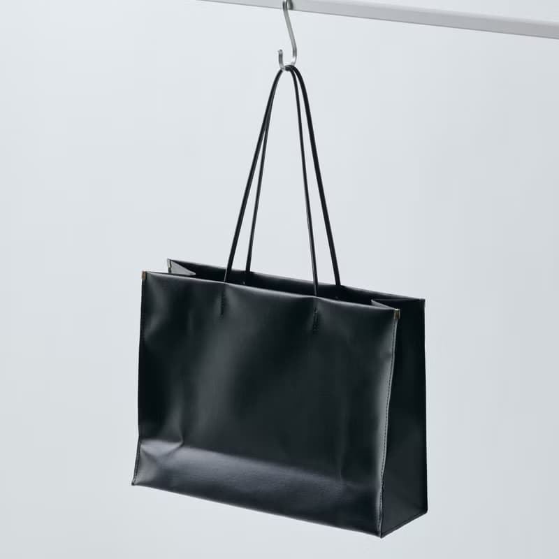 【shopper bag 横 black】トートバッグ/紙袋/ラミネートキャンバス/持ち手レザー/シンプル/底鋲/自立/A4