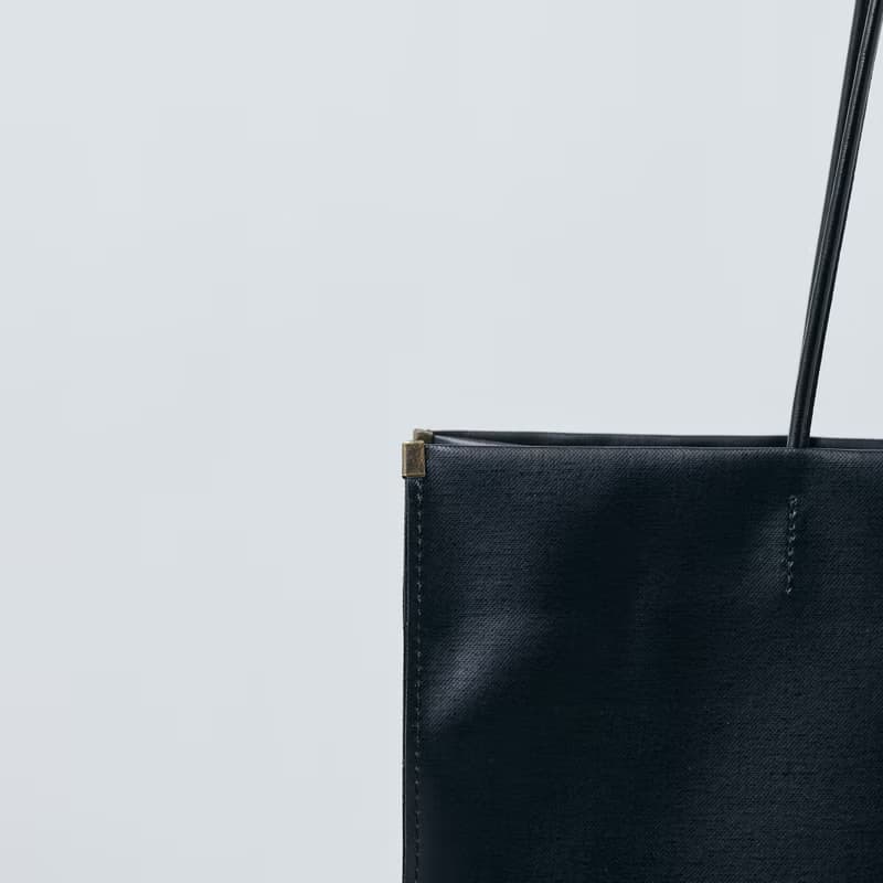 【shopper bag 横 black】トートバッグ/紙袋/ラミネートキャンバス/持ち手レザー/シンプル/底鋲/自立/A4