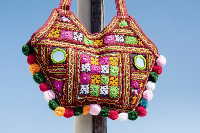 手工刺繡斜背包 民族風包 側背包 肩背包 手工包 刺繡包-沙漠鏡子