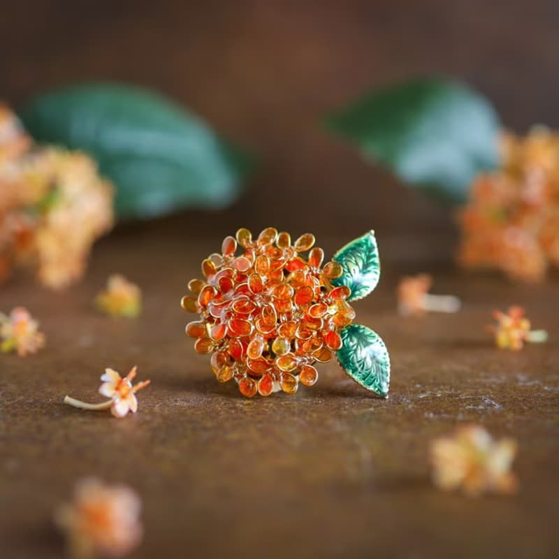 秋風に香る　金木犀のブローチ