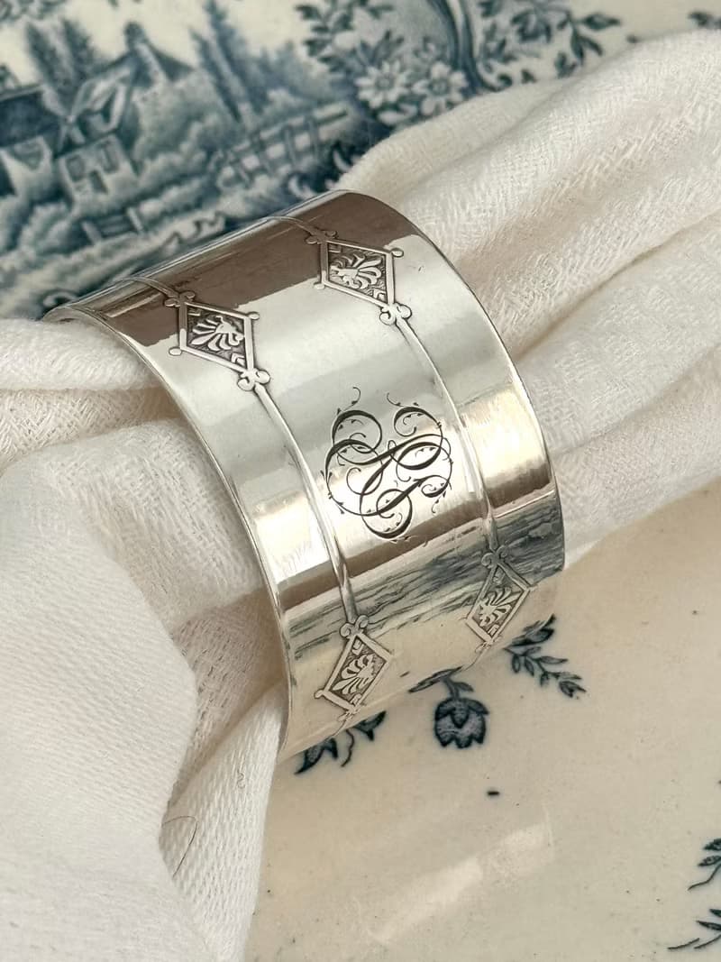 40656-珍藏法國古董貴族訂製CHRISTOFLE鍍銀餐巾環附原盒