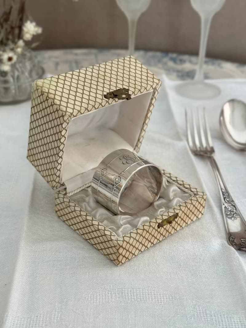 40656-珍藏法國古董貴族訂製CHRISTOFLE鍍銀餐巾環附原盒