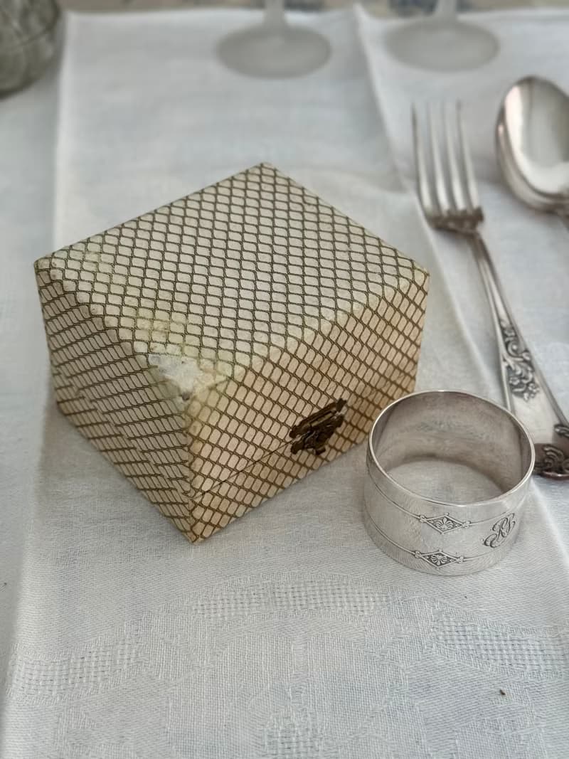 40656-珍藏法國古董貴族訂製CHRISTOFLE鍍銀餐巾環附原盒