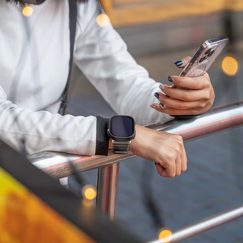 Apple Watch 44/45/46/49mm Shokku 街頭款矽膠錶帶-透黑