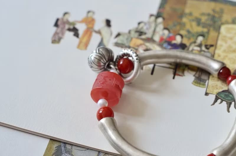 手工純銀簡約圓骨半鐲 南紅六字箴言桶珠設計單圈手串手鍊