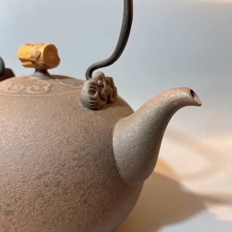 雕花銅把鐵鏽釉面燒水壺 / 煮水壺 / 小平凡手作