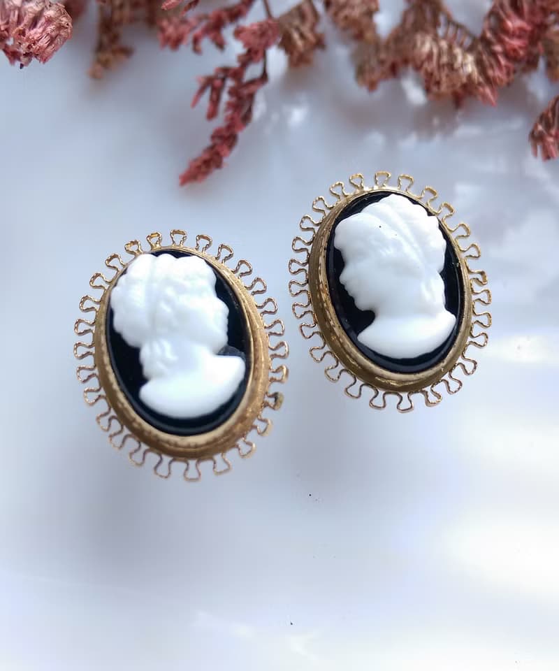 Vintage Jewelry 西洋古董飾品 CAMEO 12K包金 優雅 栓式耳環