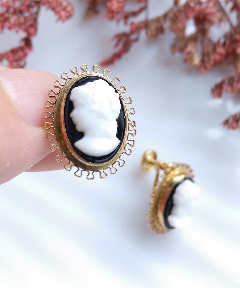 Vintage Jewelry 西洋古董飾品 CAMEO 12K包金 優雅 栓式耳環