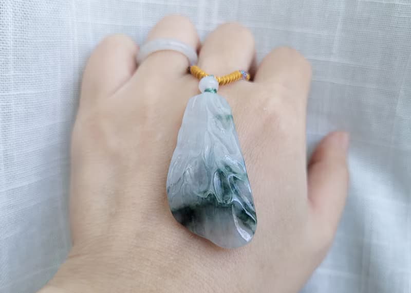 【親翠】天然翡翠 冰飄黃自帶山水感極美意境原石項鍊 | 意境藝術
