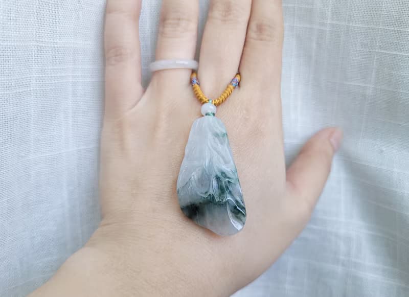 【親翠】天然翡翠 冰飄黃自帶山水感極美意境原石項鍊 | 意境藝術
