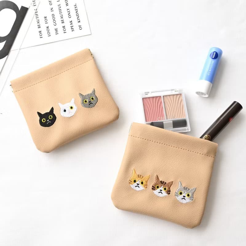 ばね口 マルチポーチ 【 3匹の猫 】 ワッペン 猫 小物入れ ポーチ バネポーチ アクセサリーポーチ ギフト A297I