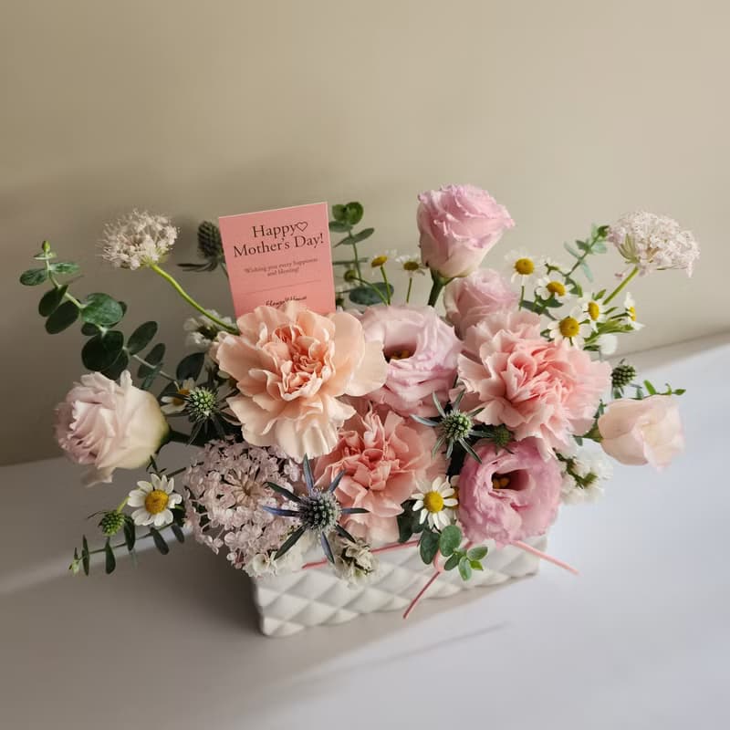 鮮花 自取。Love媽咪。母親節。陽台上的小花園(杏粉) 。康乃馨盆