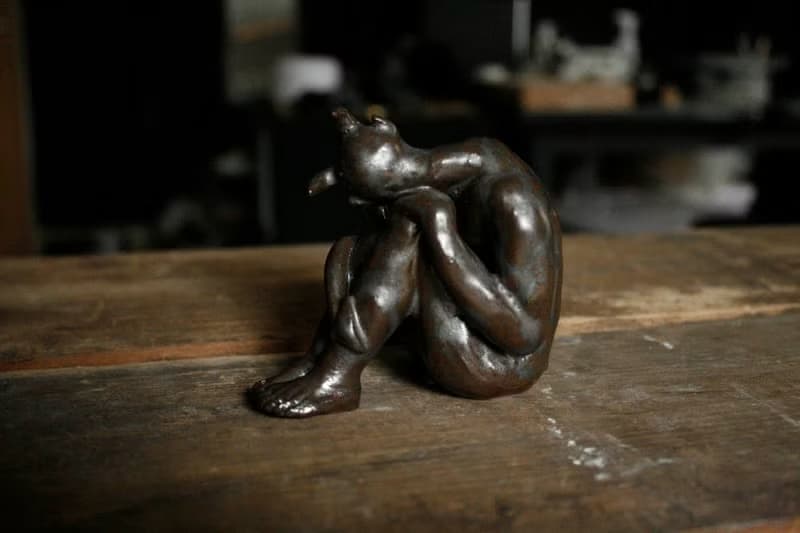 悲傷凝望的惡魔 (陶瓷 手工 雕塑 擺件)