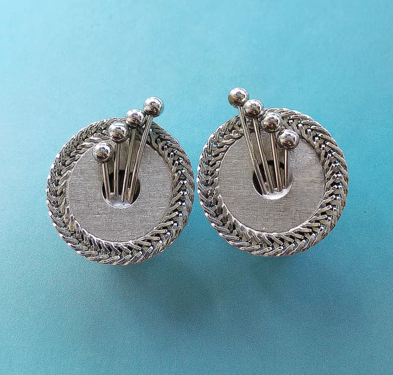 Vintage Jewelry 西洋古董飾品 銀色調 對稱 立體  夾式耳環