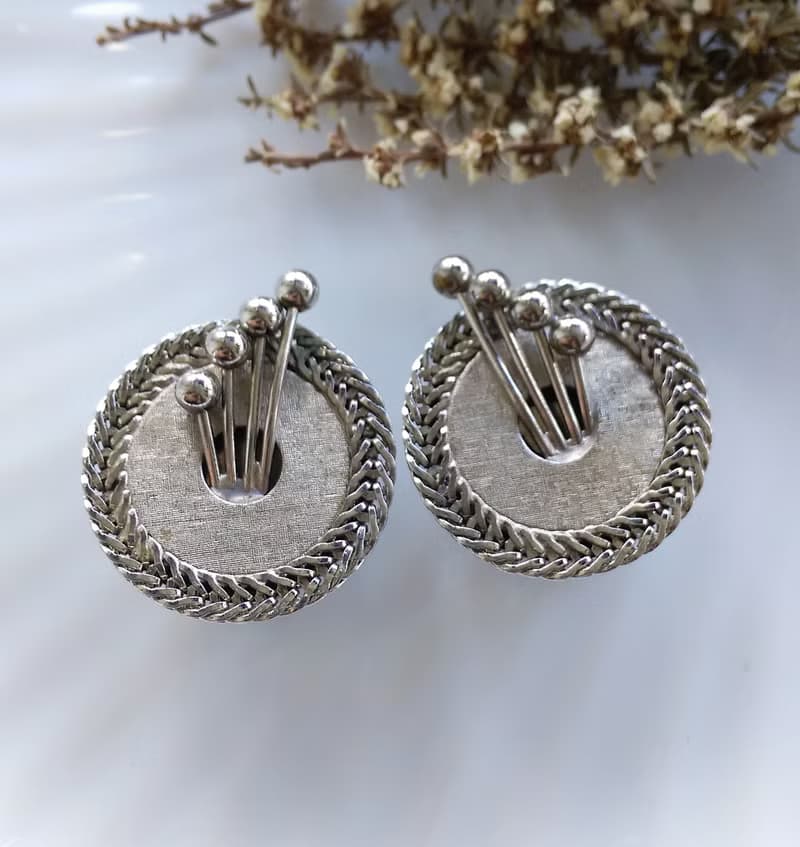 Vintage Jewelry 西洋古董飾品 銀色調 對稱 立體  夾式耳環