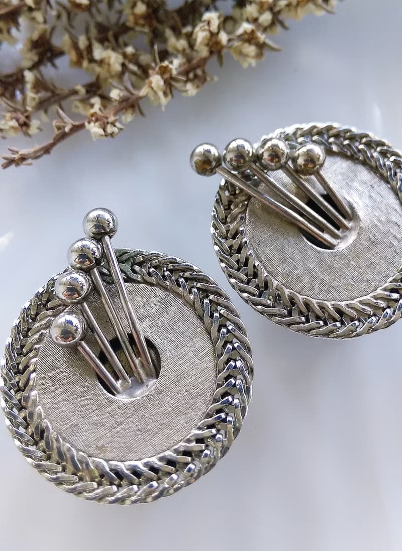 Vintage Jewelry 西洋古董飾品 銀色調 對稱 立體  夾式耳環