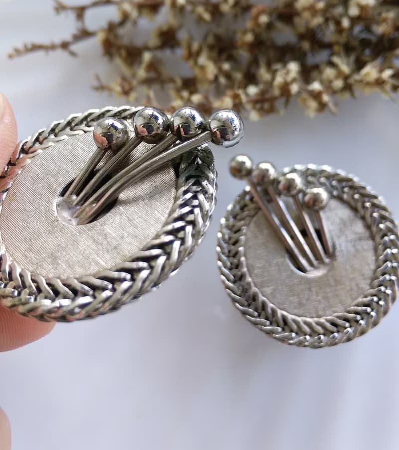 Vintage Jewelry 西洋古董飾品 銀色調 對稱 立體  夾式耳環